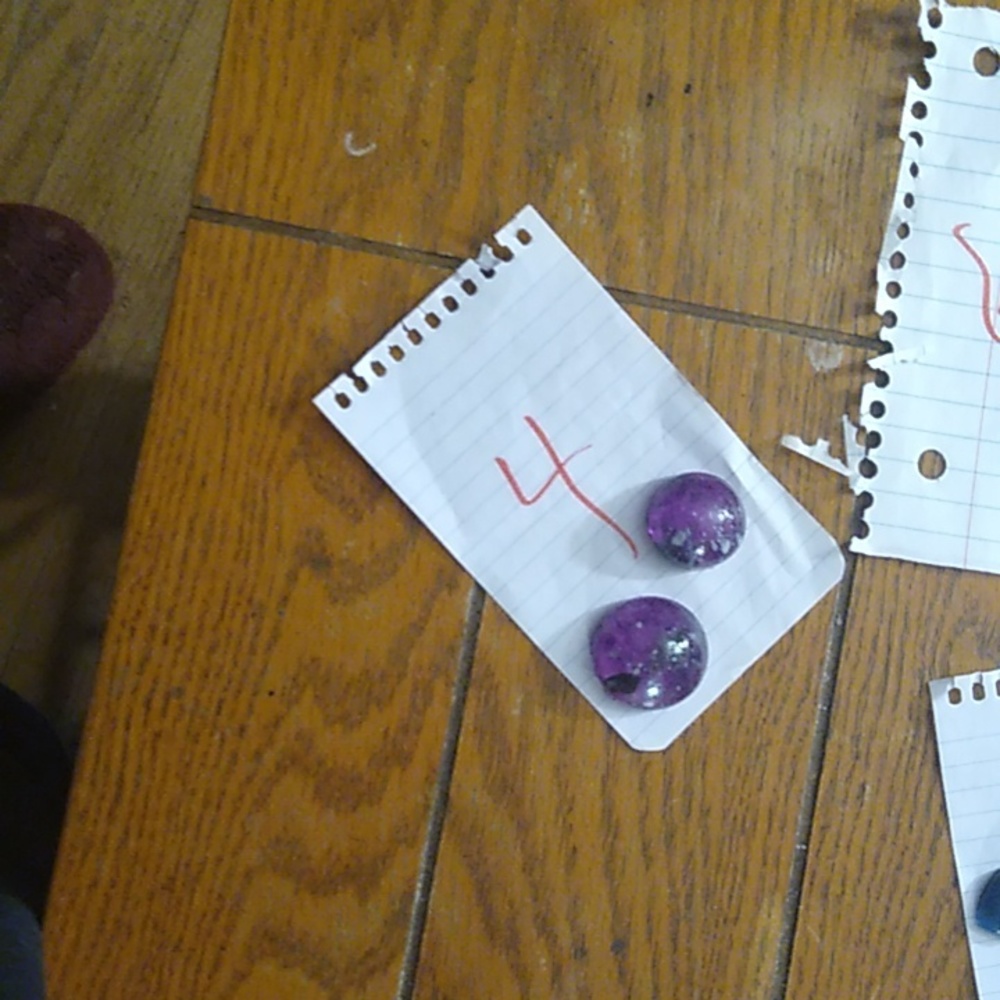 Necklaces with pendants that have chakra crystals inside to decrease stress. - Picture 5 of 8